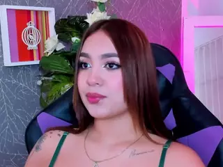 CarolineeGarciaa's Live Sex Cam Show