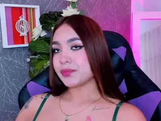 CarolineeGarciaa's Live Sex Cam Show