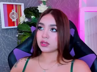 CarolineeGarciaa's Live Sex Cam Show