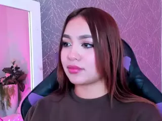 CarolineeGarciaa's Live Sex Cam Show