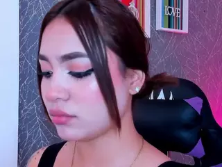 CarolineeGarciaa's Live Sex Cam Show