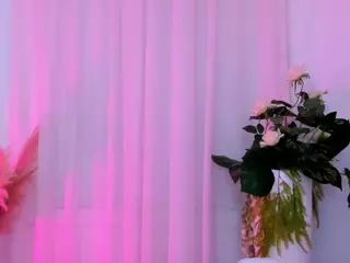 CarolineeGarciaa's Live Sex Cam Show