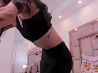 Maye Wells's Live Sex Cam Show