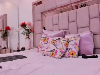 Maye Wells's Live Sex Cam Show