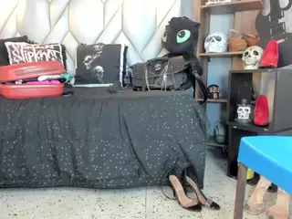 MirandaHaguen's Live Sex Cam Show