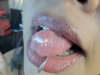 MirandaHaguen's Live Sex Cam Show