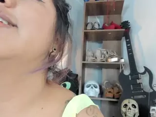 MirandaHaguen's Live Sex Cam Show