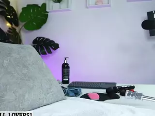 Violetta browm's Live Sex Cam Show
