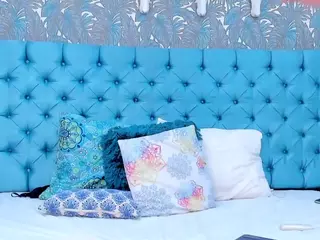 ParisRoa's Live Sex Cam Show