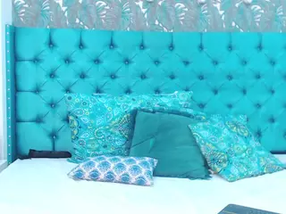 ParisRoa's Live Sex Cam Show
