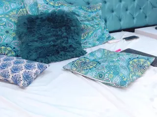 ParisRoa's Live Sex Cam Show