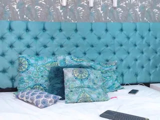 ParisRoa's Live Sex Cam Show