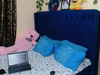 Exotic Smiles's Live Sex Cam Show