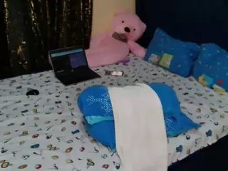 Exotic Smiles's Live Sex Cam Show