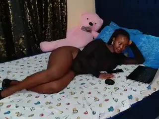 Exotic Smiles's Live Sex Cam Show