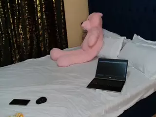 Exotic Smiles's Live Sex Cam Show