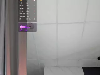 charlottee-4's Live Sex Cam Show