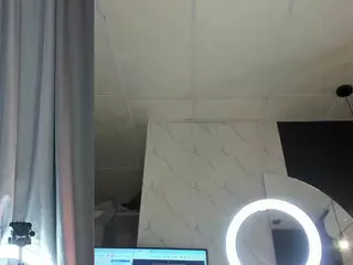 charlottee-4's Live Sex Cam Show