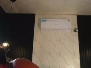 charlottee-4's Live Sex Cam Show