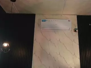 charlottee-4's Live Sex Cam Show