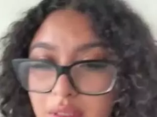 Lia L's Live Sex Cam Show