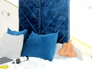 Chantal's Live Sex Cam Show