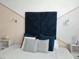 Chantal's Live Sex Cam Show