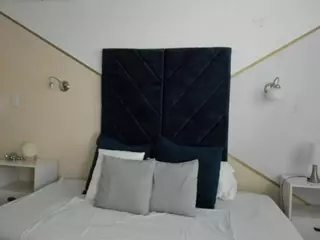 Chantal's Live Sex Cam Show
