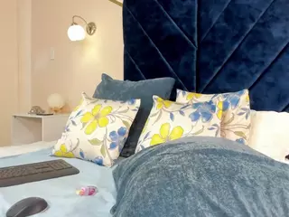 Chantal's Live Sex Cam Show