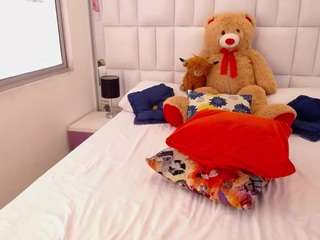 Live cam show with AnnaAlvarez