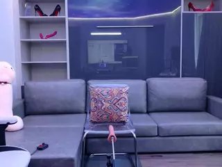 Fit Cougar's Live Sex Cam Show
