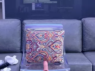Fit Cougar's Live Sex Cam Show