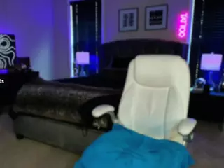 TattedQueen's Live Sex Cam Show
