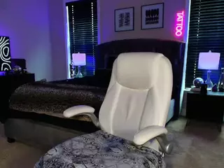 TattedQueen's Live Sex Cam Show