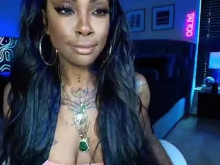 TattedQueen's Live Sex Cam Show
