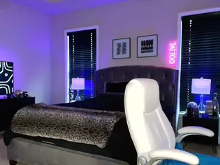 TattedQueen's Live Sex Cam Show