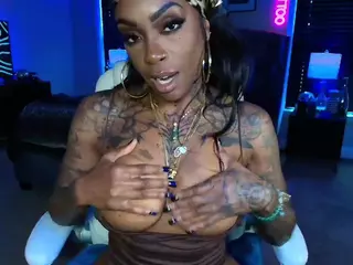 TattedQueen's Live Sex Cam Show
