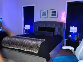 TattedQueen's Live Sex Cam Show