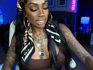 TattedQueen's Live Sex Cam Show