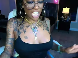 TattedQueen's Live Sex Cam Show