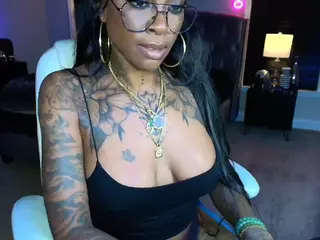 TattedQueen's Live Sex Cam Show