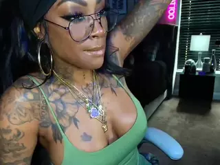 TattedQueen's Live Sex Cam Show