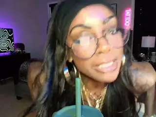 TattedQueen's Live Sex Cam Show