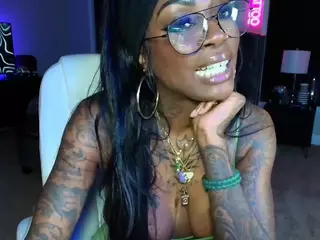 TattedQueen's Live Sex Cam Show