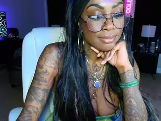 TattedQueen's Live Sex Cam Show