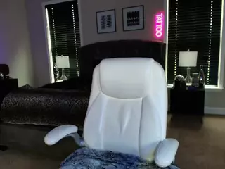 TattedQueen's Live Sex Cam Show
