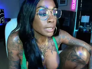 TattedQueen's Live Sex Cam Show