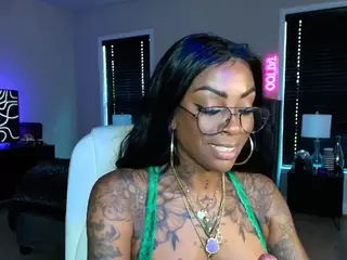 TattedQueen's Live Sex Cam Show