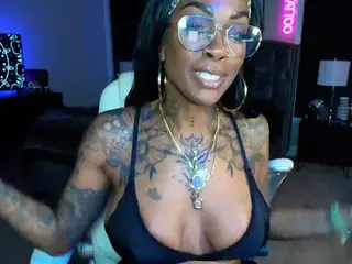 TattedQueen's Live Sex Cam Show