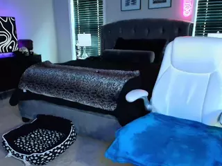 TattedQueen's Live Sex Cam Show